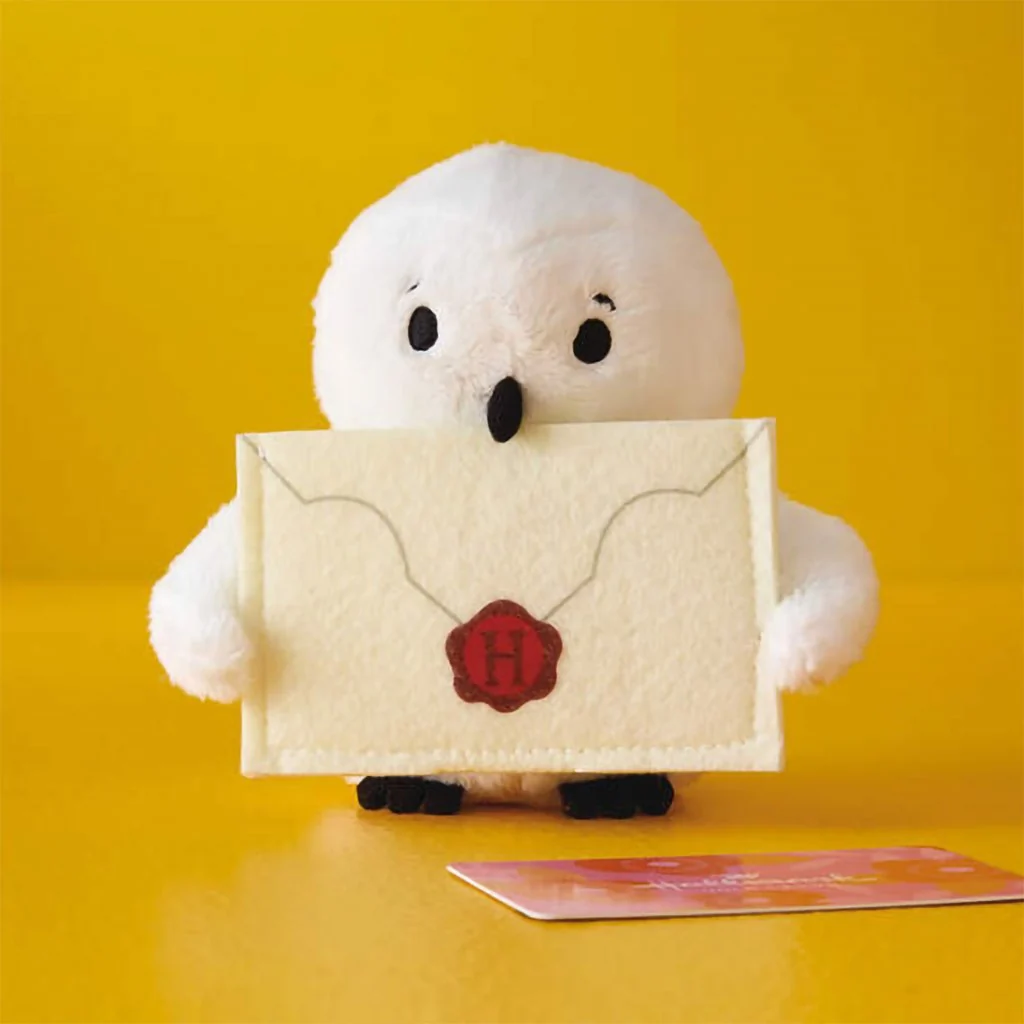 Hallmark : Harry Potter™ Hedwig™ Plush Gift Card Holder, 5" - Image 4