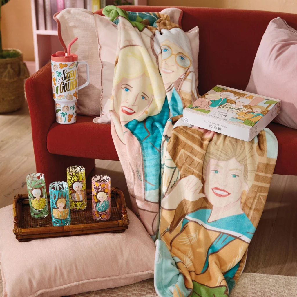 Hallmark : The Golden Girls at the Kitchen Table Throw Blanket, 50x60 - Image 3