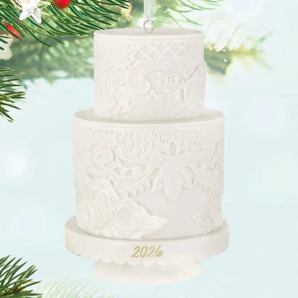 Hallmark : 2026 Keepsake Wedding Cake Porcelain Ornament (335)