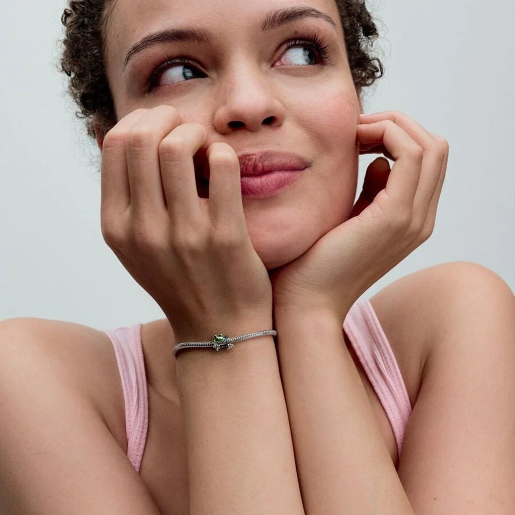 PANDORA : Climbing Frog Charm - Image 4