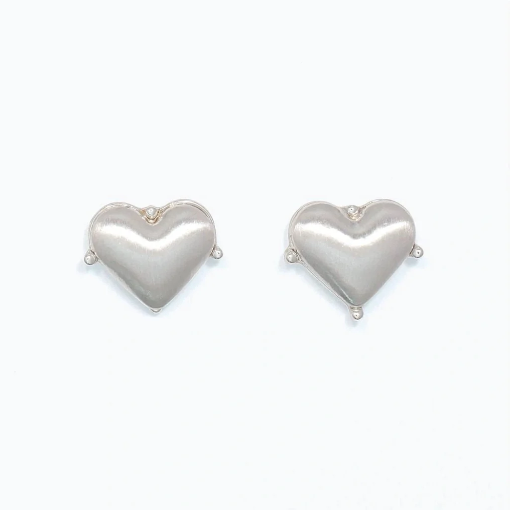 Periwinkle : Brushed Silver Hearts Earrings