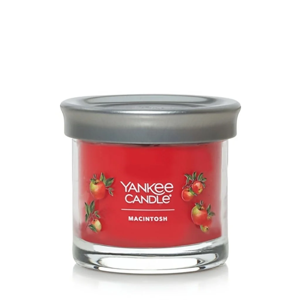 Yankee Candle : Signature Small Tumbler Candle in Macintosh